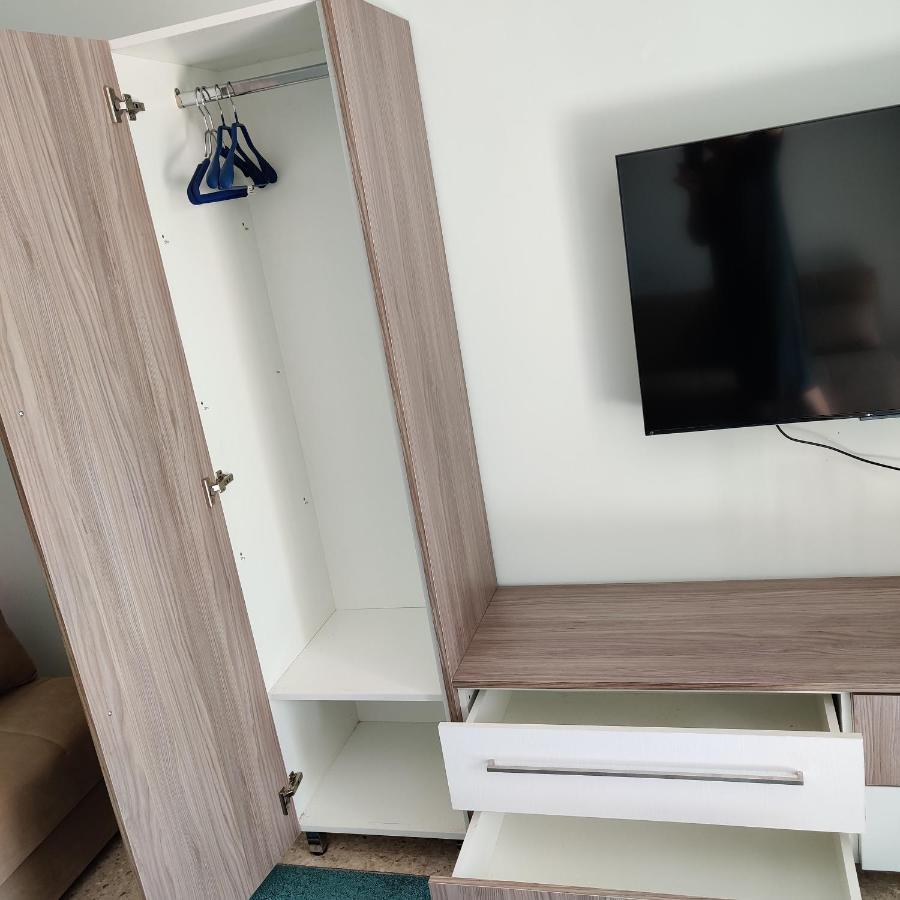 Lovely 1-Bedroom Unit @ Fabulous Location パ フォス エクステリア 写真